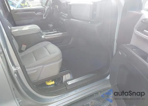 2024 Chevrolet Silverado 1500 4Wd Standard Bed Lt Trail Boss z USA, uszkodzony, nr VIN 3GCUDFE89RG317324